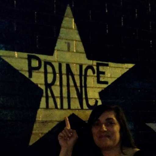 Prince Extremist. Music Enthusiast. Broadway Luvah. Married Laaaydeeee! Mom of 3 Amazing Girls.