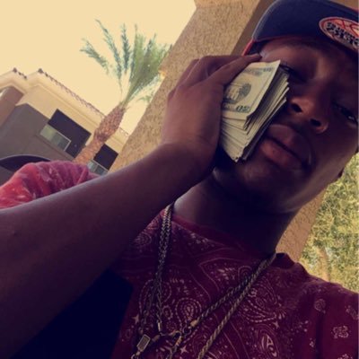 Entrepreneur🔥/Music Artist 🎤PGB Ent. 🏇🔫M.U.L.A The Label 💰🔝Booking & features KevinTheEntrereneur@gmail.com