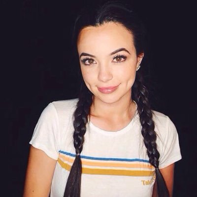 Styles_Elena_'s profile picture. |Élève de dix-sept ans à l'école Poudlard dans la maison Serpentard ||7eme année|| mangemort 🐍 ||Animag: lion🦁 || Zack bff ||