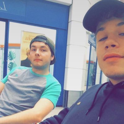 CodecH_264's profile picture. Les blagues les plus courtes, sont les moins longues !