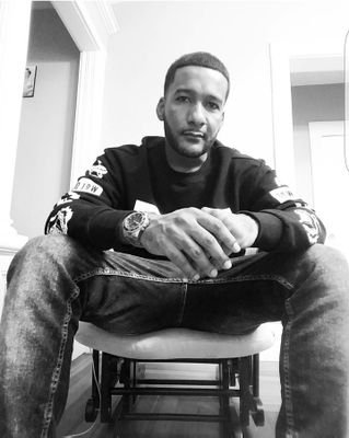 DavidSantana23's profile picture. 