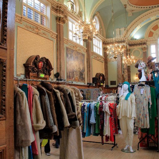 London's original vintage fair established in 1997. Sign up to our Newsletter for our latest news 🗞