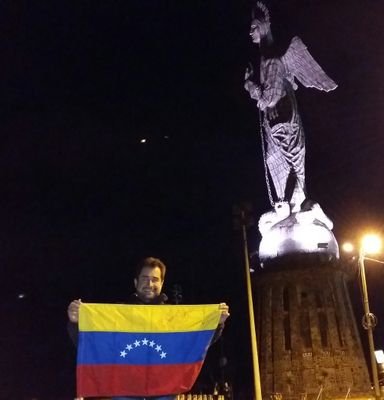 Venezolano, luchador y dispuesto a hacer lo que sea para vivir en el país que SUEÑO!!!! yo soy #GenteDignaDeVzla ....