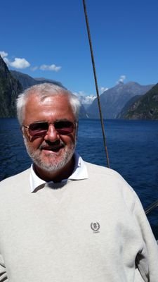 peejayaich's profile picture. West Ham ⚒...supports Brexit...Samaritan volunteer...MCC member...Old Suttonian...ex cricket & hockey player...umpires cricket matches these days