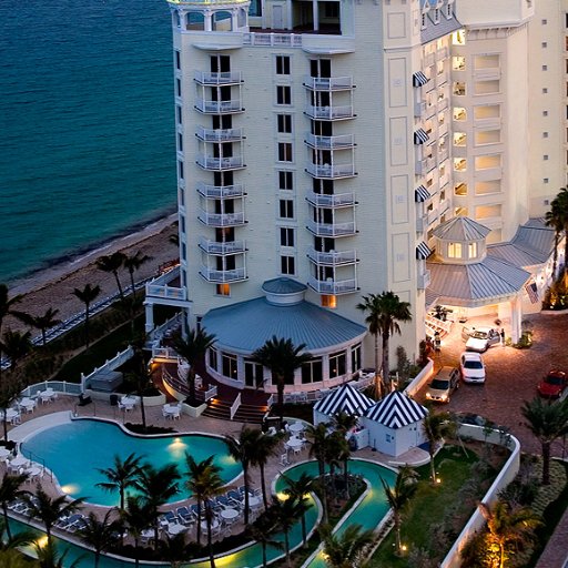 Take in the breeze at our premier Fort Lauderdale beach resort.