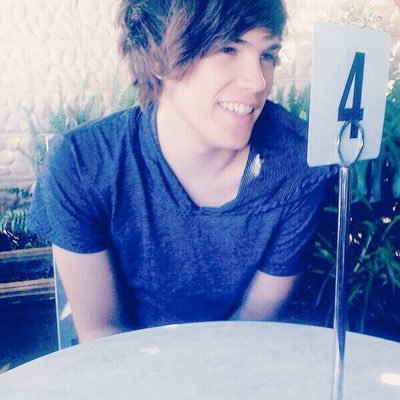 genderbinary's profile picture. saved acc for @aeriaiview