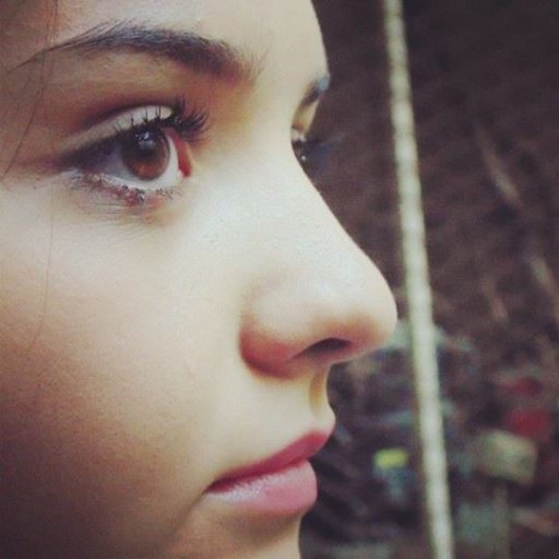 vikajmelejdi's profile picture. Сум била некогаш малечка и среќна. И сега сум малечка, ама не и среќна.