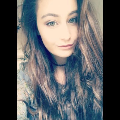 ClaireIzAwkward's profile picture. Future child edumacator. MU. Dancer. Tramp. Gaeilgeoir. Alcoholic. Professional procrastinator. Penguin obsesser.