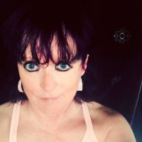 Lynne P(@LynneyP) 's Twitter Profile Photo