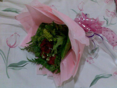 ItsAcui's profile picture. looking friends in tweet.. nice to know u all.. God bless