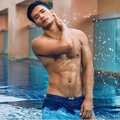 gayjaksel's profile picture. Mention @gayjaksel about you (name, age and location), then I will retweet it as soon as possible. It's time to get flirty! Goodluck gays!