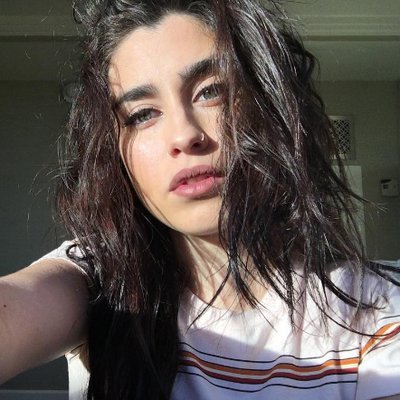 roxanelakewood's profile picture. 