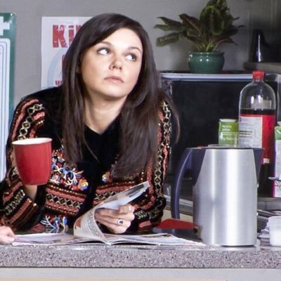 *corrination street roleplayer* loved caz and now can't trust her anymore 😞