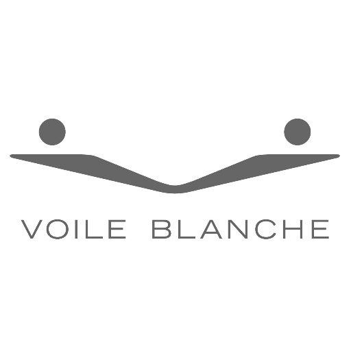 Voile Blanche is a purveyor of specially designed and thoughtfully curated shoes and objects.