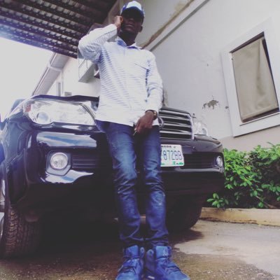 omobashizzle44's profile picture. divergent 💯