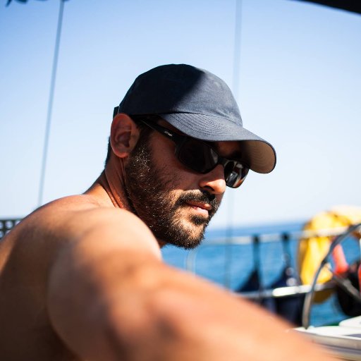 kingmouf's profile picture. Computer Engineer with a passion for travel and photography