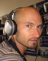 Romanovdberg's profile picture. Experienced freelance information/business analyst (agile,rup,uml,requirements manager), also into snowboarding,squash,history,cats and design.