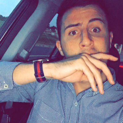 No confíes en nadie y así no esperas nada de nadie. 👻 gabogracia