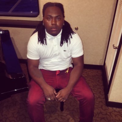 Cant Trust no Bitch Cant Trust no Nigga thats Dead .. Doing all that Trust youll end up dead #OnMe...