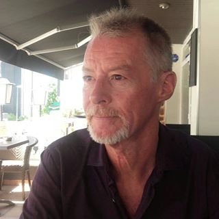 Middle-aged Culturati and Social Media Marketer with a Wealth of Experience and Passion to Make a Difference. Mentor, Visionary. Entrepreneur.