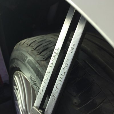 תיקון נזקי בפח הרכב ללא פחחות וצבע בשיטת PDR. טיפול וחידוש קוסמטי-פנים וחוץ הרכב. חידוש פנסים. info@pdrplus.co.il | 03-5099952