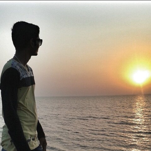 vickyptl's profile picture. 