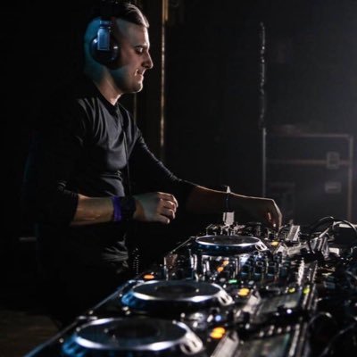 DJ/Producer/Remixer host of #InHouseWeTrust on @pureedmradio Thursdays 7:00pm-8:00pm est