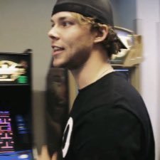 Luke_rpgxx's profile picture. Who r u