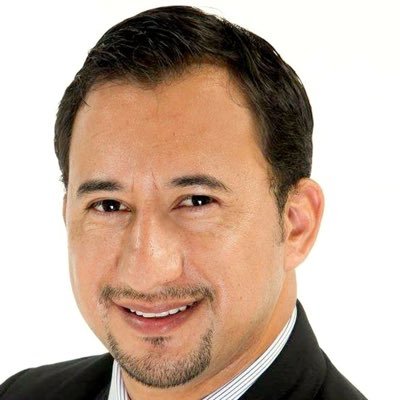 Periodista, inmigrante. Amante del basquetbol y de unos buenos tacos.