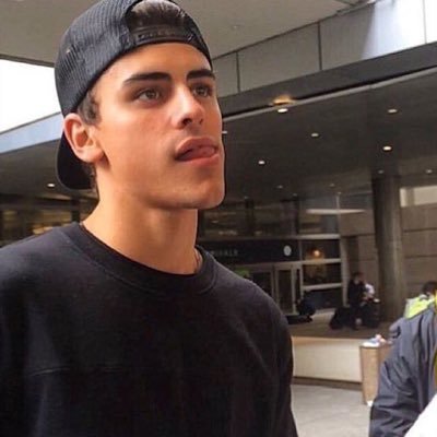 marijcuna's profile picture. bruh