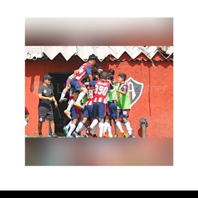 Jugador Profesional Chivas Sub 15✋🏻❤️Twitter: @Ort1Axel 🔸Facebook: Axel Olivares 🔺ASKfm: @axel_or 🔻Swarm: Axel Olivares 🔺Snapchat: @axeledu12🔹