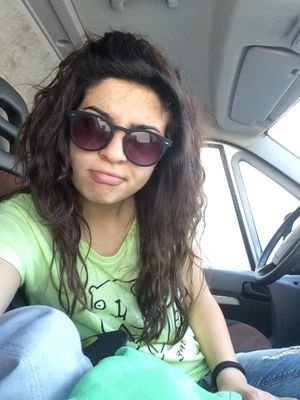 Clo_pr's profile picture. Vivo la vita una sveglia posticipata alla volta.
Nemica giurata del glutine. 
Dimmi che font usi e capirò chi sei.