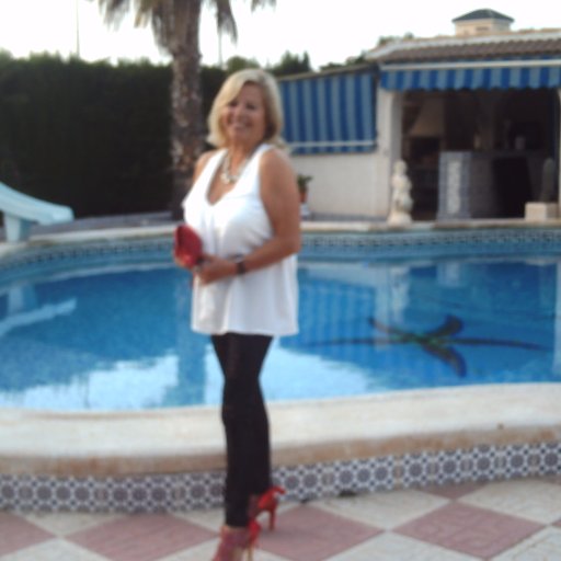 charilu2's profile picture. 