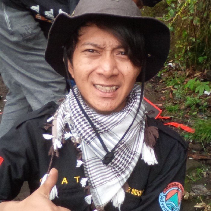 AzisXshowtime's profile picture. Bassist, Harmonica, Adventure & Photography