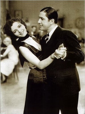 I want blog collection of ALL tango videos in existence. Only you can help me in my mission.

Por favor, ayúdame índice videos de tango.