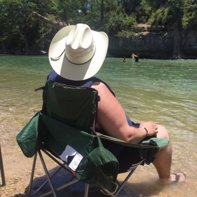 Sports Opinionist. 100% Texan. I serve alcohol to the American working man, cause thats who I am and thats who i care about. #Spurs #Cowboys