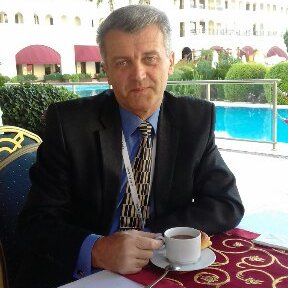 Сетевик, блоггер, специалист по интернет-маркетингу. http://t.co/TB2tdZTDGt