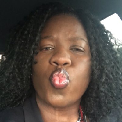 dionne527's profile picture. 