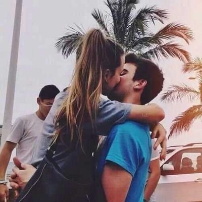 almksosi's profile picture. 