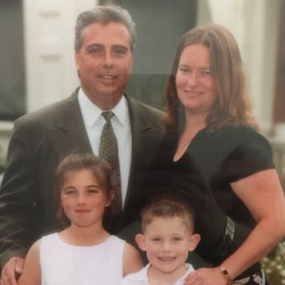 Conservative with an awesomely great son ( Masters Electrical Engineering) awesome wife, no daughter. I've got awesome life !