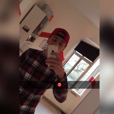 Stay far from timid. Only make moves when ya heart's in it and live the phrase sky's the limit. - Biggie |18|footballer|FCH