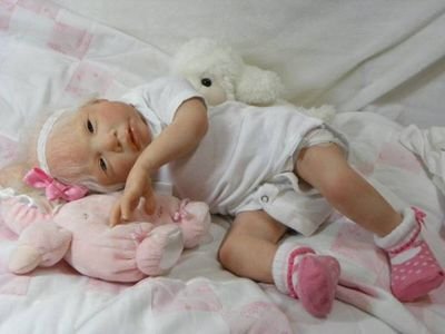 pinksun130's profile picture. ゲームのミッションで「Twitterでつぶやく」があるので使用中。
たまに覗いたり、コメントしたりしていますが、自分からはあまりつぶやきません(笑)
５人息子（成人済み）の母（40代）。孫もいるよ♪
口癖は「テケトー」「めんどくせー」「あとで」
韓国料理作りにハマっています♪
R4,11,12編集