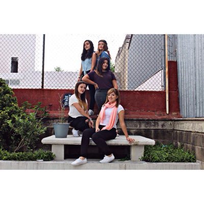 Somos 8 chicas tapatias cumpliendo nuestros sueños, conociendo a nuestros ídolos y siendo las mejores amigas 👭👭👭👭💜