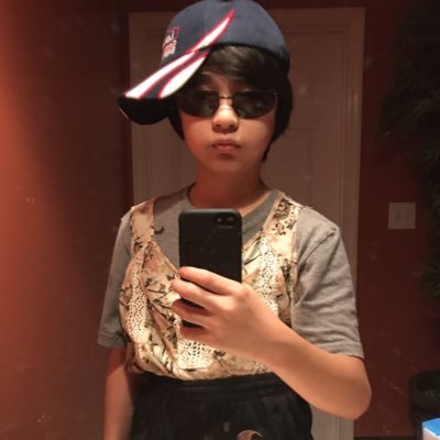 YourTablelamp's profile picture. 