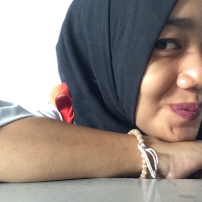 rosmyomi's profile picture. Wanita ambigu penuh teka teki 🎈