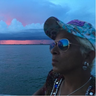 WO~MAN VISIONARY SANDHYA VANDHANA a Modern MYSTIC spiritfilled CREATIVE. WARRIOR. Artist, Entrepreneur, Physically Challenged, Holistic Lifestyle Blogger. 💖🎬