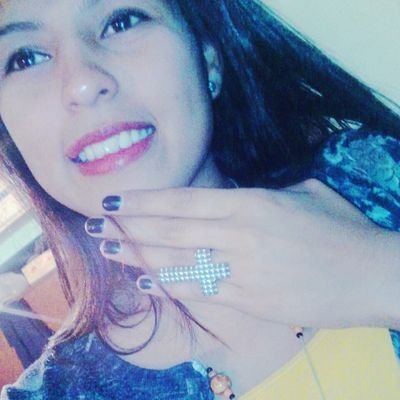 Tengo curiosidad de saber como es que tu besas :)