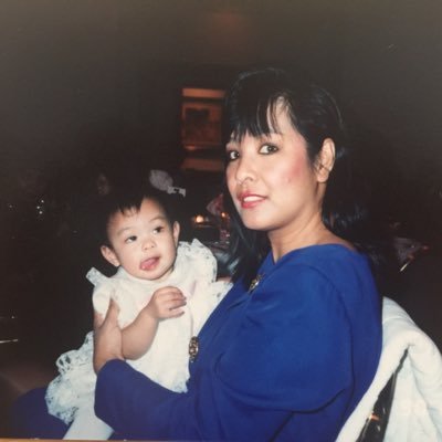 ChloyVey's profile picture. 