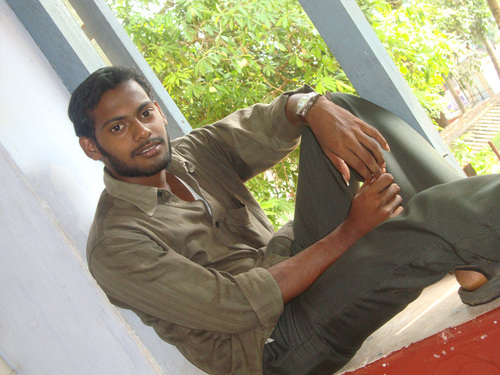 IaM sExY iAm FiNe IaM OnE oF a KiNd 

u laugh coz im different .. i laugh coz ur all da same