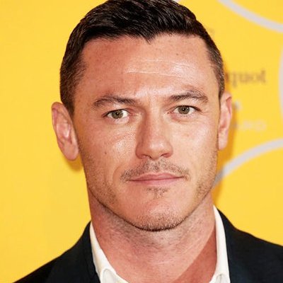 It was love at first sight @TheRealLukevans . First Chilean fansite :)